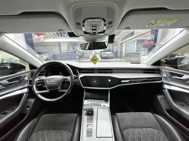 Audi A7L — Фото автомобиля 9