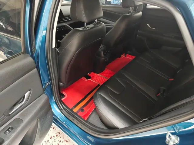 Hyundai Elantra — Фото автомобиля 11