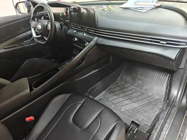 Hyundai Elantra — Фото автомобиля 10