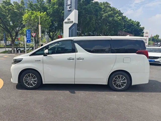 Toyota Alphard 2021 Hybrid 2.5L Premium — Фото автомобиля 11