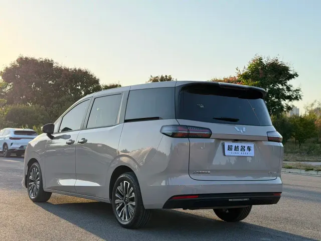 Wuling Starlight 730 — Фото автомобиля 5