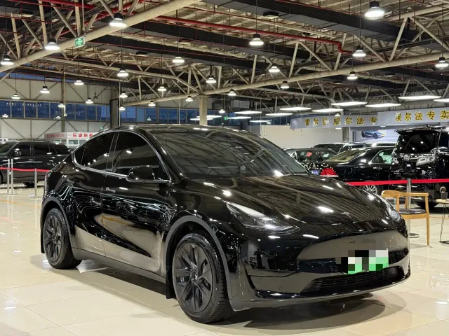 Tesla Model Y 2022 Facelift Rear-Wheel Drive Version — Фото автомобиля 3
