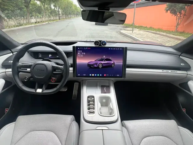 Xiaomi SU7 — Фото автомобиля 10