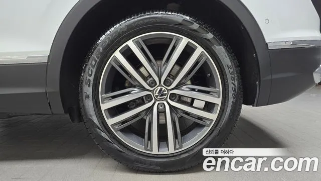 Volkswagen Tiguan Tiguan 2 поколение 2.0 TDI Prestige — Фото автомобиля 21