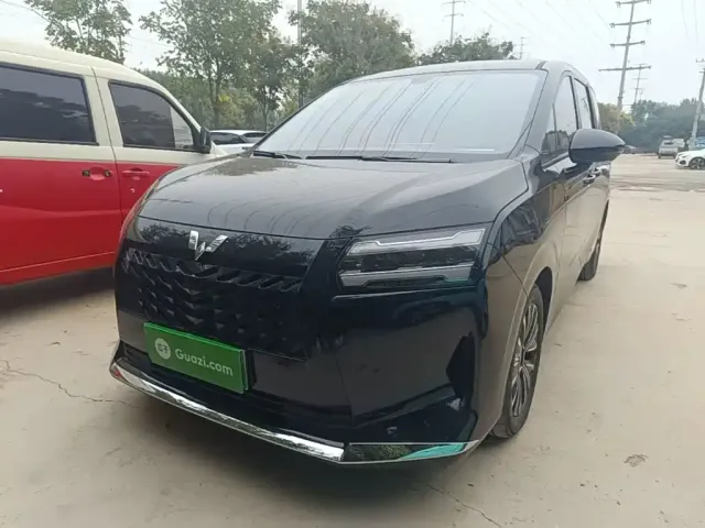 Фотография автомобиля — Wuling Starlight 730