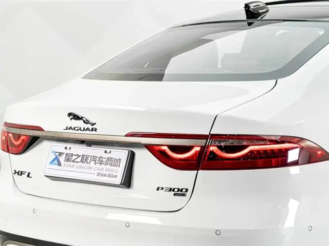 Jaguar XFL — Фото автомобиля 8