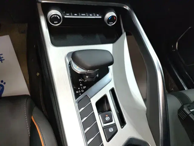 Geely Binyue — Фото автомобиля 13