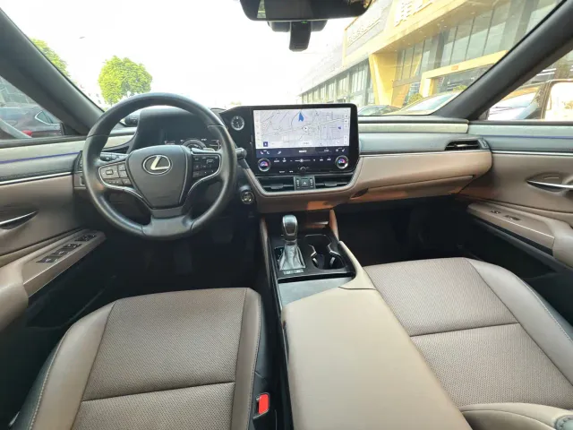 Lexus ES — Фото автомобиля 6