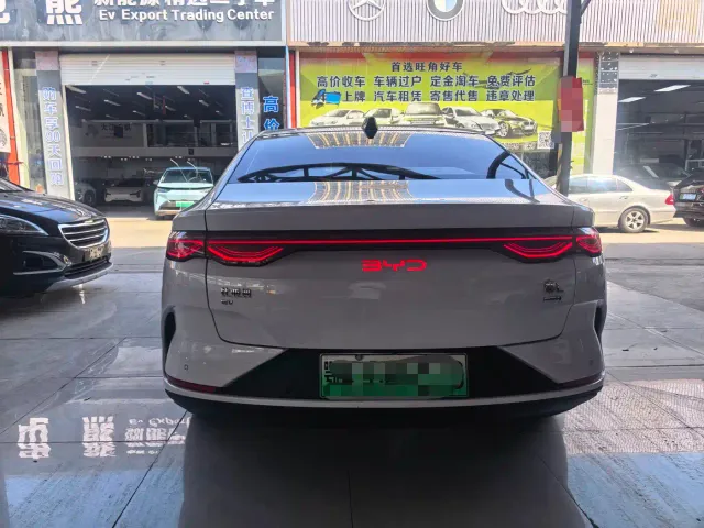 BYD Qin L — Фото автомобиля 12