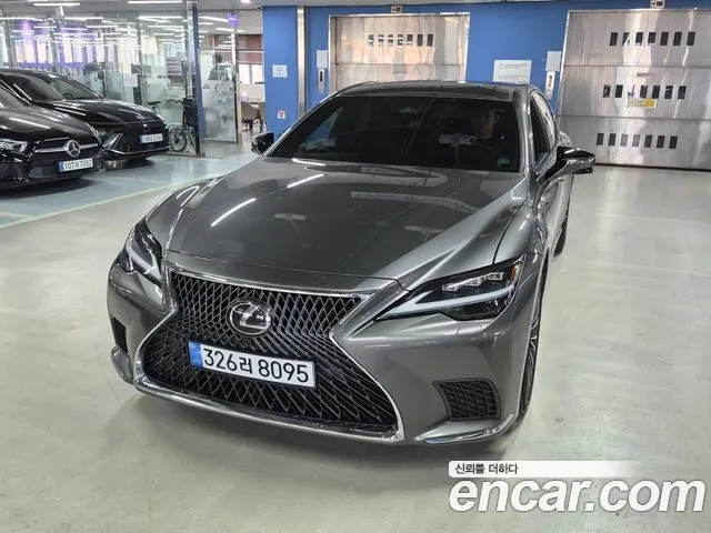 Lexus LS LS500h 5th Gen — Фото автомобиля 3
