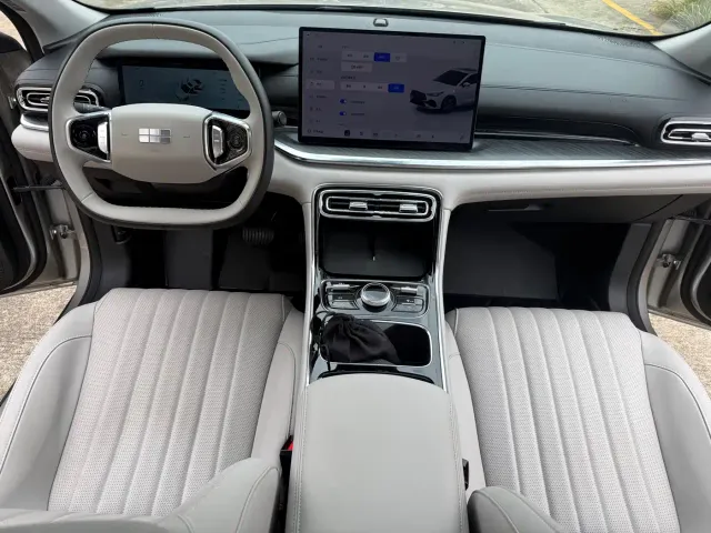 Geely Galaxy Stellar 6 — Фото автомобиля 16