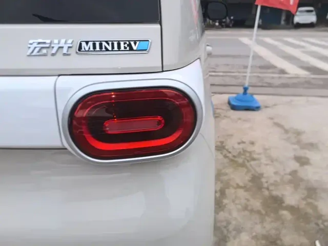 Wuling Hongguang Mini EV — Фото автомобиля 7