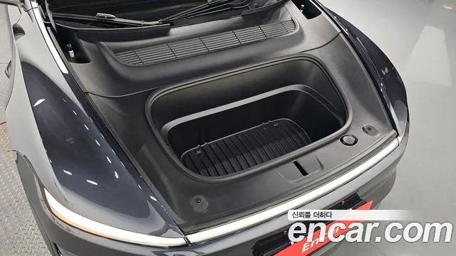 Tesla Model Y — Фото автомобиля 2