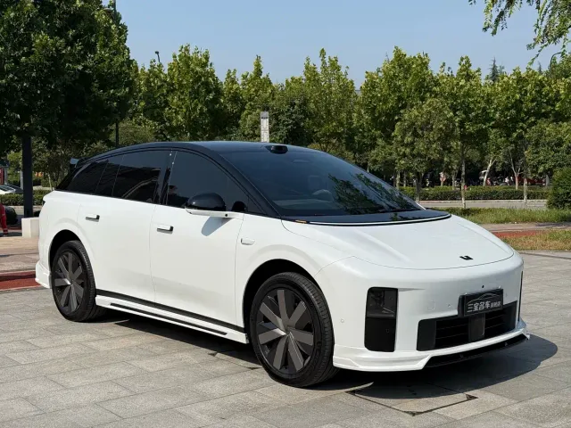 Li Auto i6 — Фото автомобиля 3