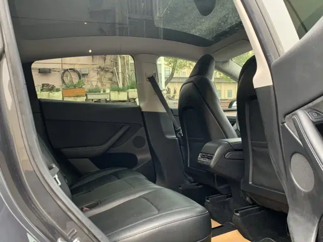 Tesla Model Y — Фото автомобиля 7