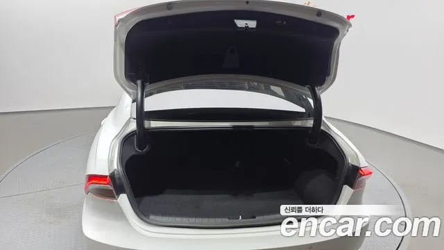 Hyundai Grandeur (New) Hybrid — Фото автомобиля 27