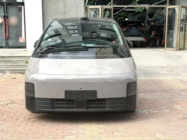 Li Auto MEGA — Фото автомобиля 13