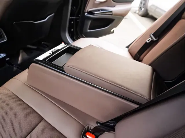 Lexus ES — Фото автомобиля 18