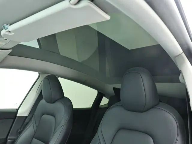Tesla Model Y — Фото автомобиля 13