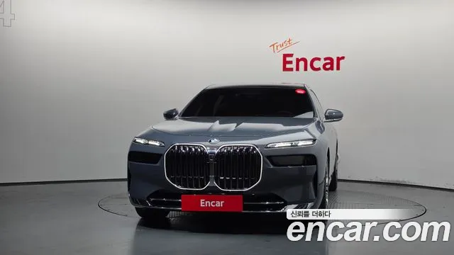 BMW 7-Series 7 серия (G70) 740i sDrive Design Pure Excellence — Фото автомобиля 3