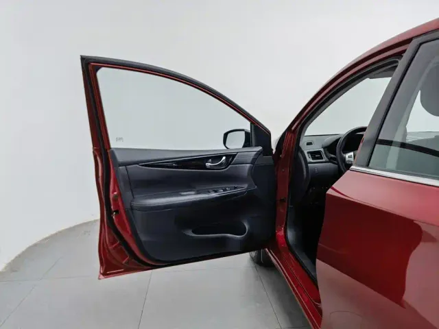 Nissan Tiida — Фото автомобиля 8