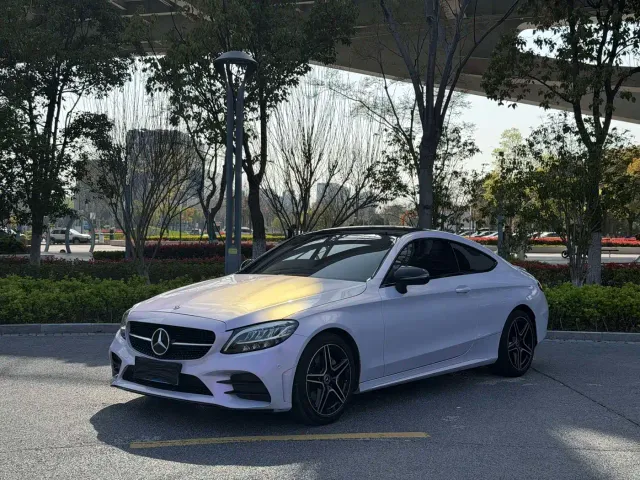 Фотография автомобиля — Mercedes-Benz C-Class