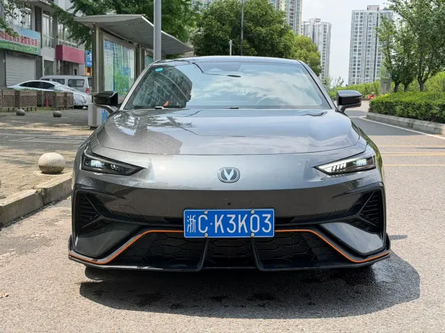 Changan UNI-V — Фото автомобиля 5