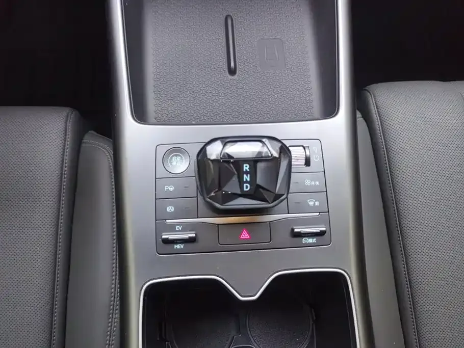BYD Song Pro New Energy 2025 2nd Generation Smart Drive Edition DM-i 75KM Leading Type — Фото автомобиля 16