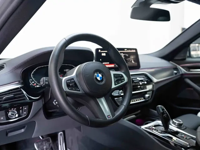 BMW 5 Series — Фото автомобиля 11