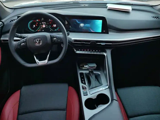 Changan CS35 Plus — Фото автомобиля 12