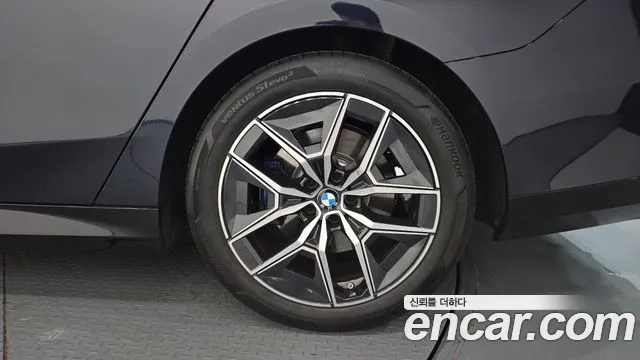 BMW 5 Series G60 — Фото автомобиля 6