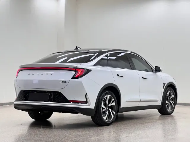 Arcfox Alpha S — Фото автомобиля 6