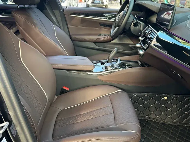 BMW 5 Series — Фото автомобиля 7