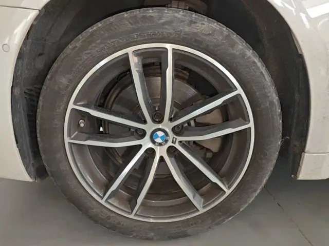 BMW 5 Series — Фото автомобиля 22
