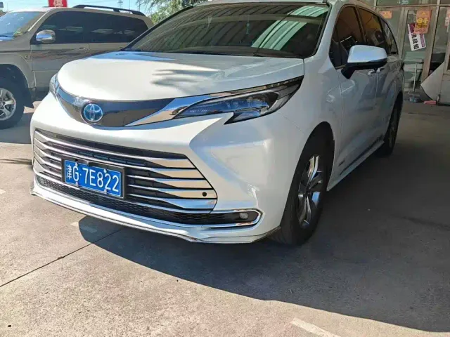 Toyota Toyota Sienna 2024 2.5L Hybrid Comfort Edition — Фото автомобиля 5