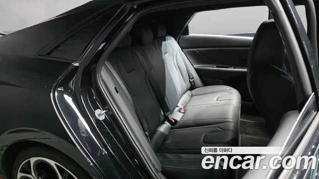 Hyundai Avante CN7 — Фото автомобиля 12
