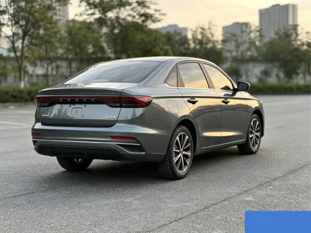 Geely Emgrand — Фото автомобиля 4