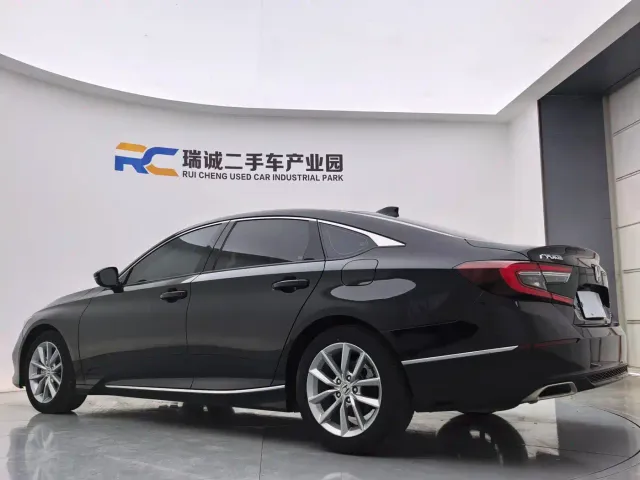 Honda Accord — Фото автомобиля 6