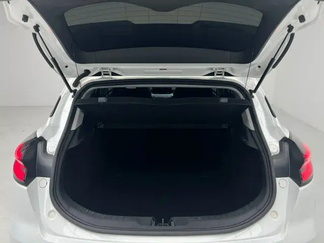 Geely Emgrand S — Фото автомобиля 14