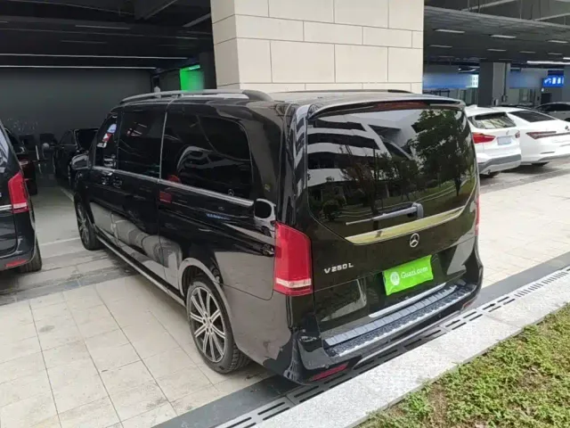 Mercedes-Benz V-Class — Фото автомобиля 4