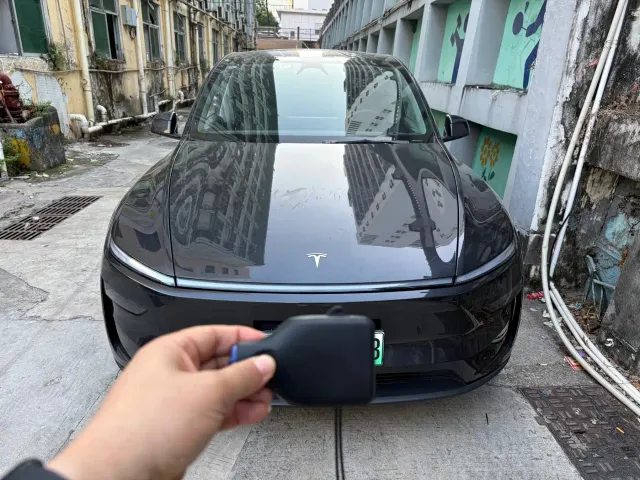 Tesla Model Y — Фото автомобиля 2