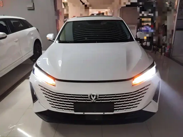 Changan Lamore — Фото автомобиля 2