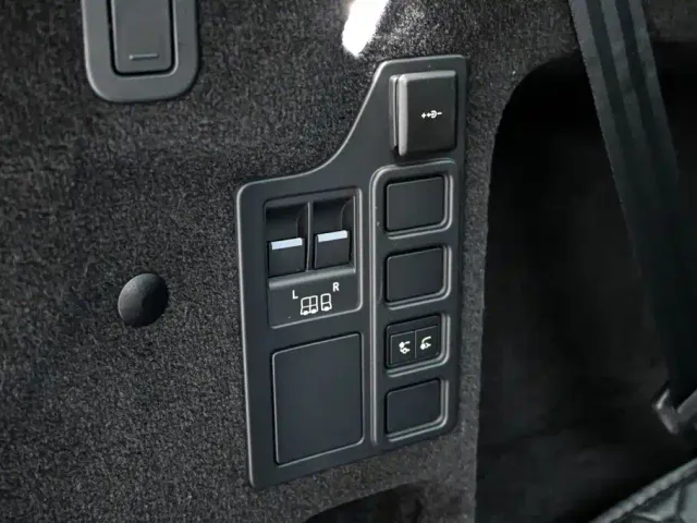 Land Rover Discovery — Фото автомобиля 30