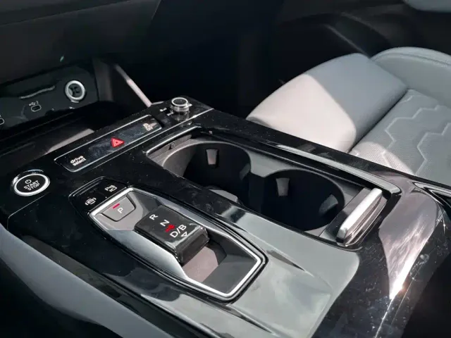 Audi Q6L e-tron — Фото автомобиля 18