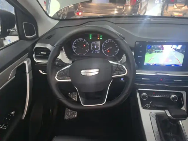 Geely Binyue — Фото автомобиля 10