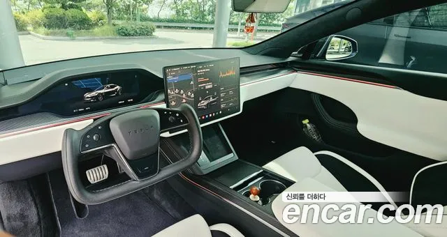 Tesla Model S — Фото автомобиля 9