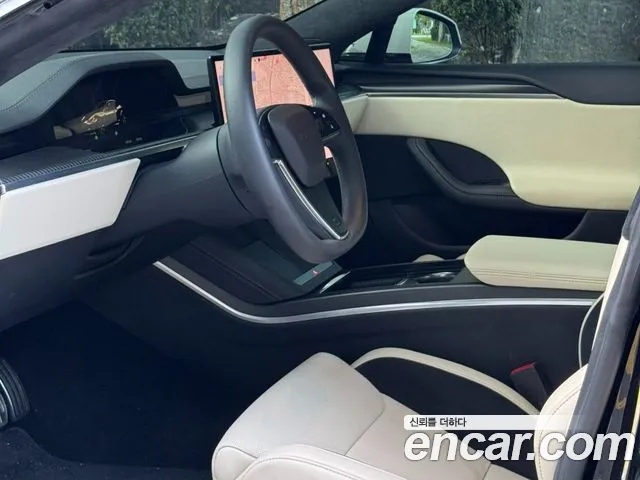Tesla Model S — Фото автомобиля 8