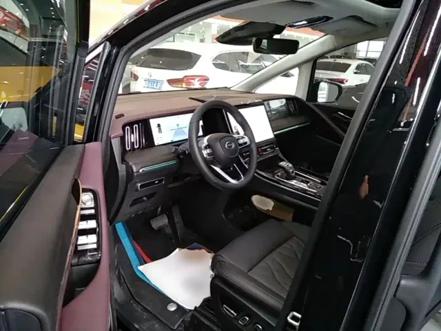 GAC Trumpchi M8 — Фото автомобиля 15