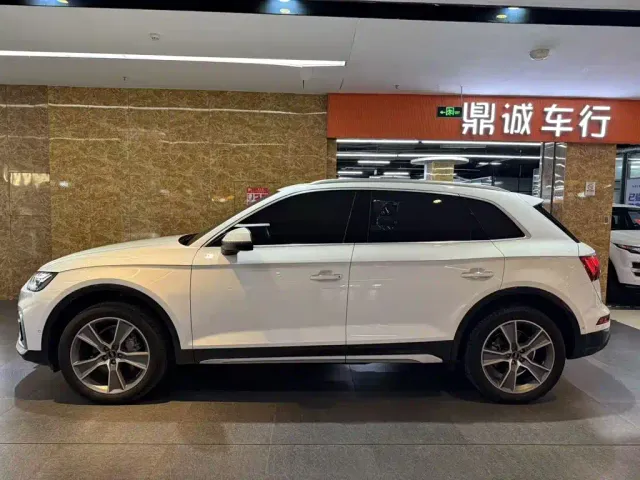 Audi Q5L — Фото автомобиля 9