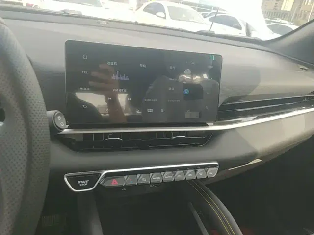 Geely Binyue — Фото автомобиля 12
